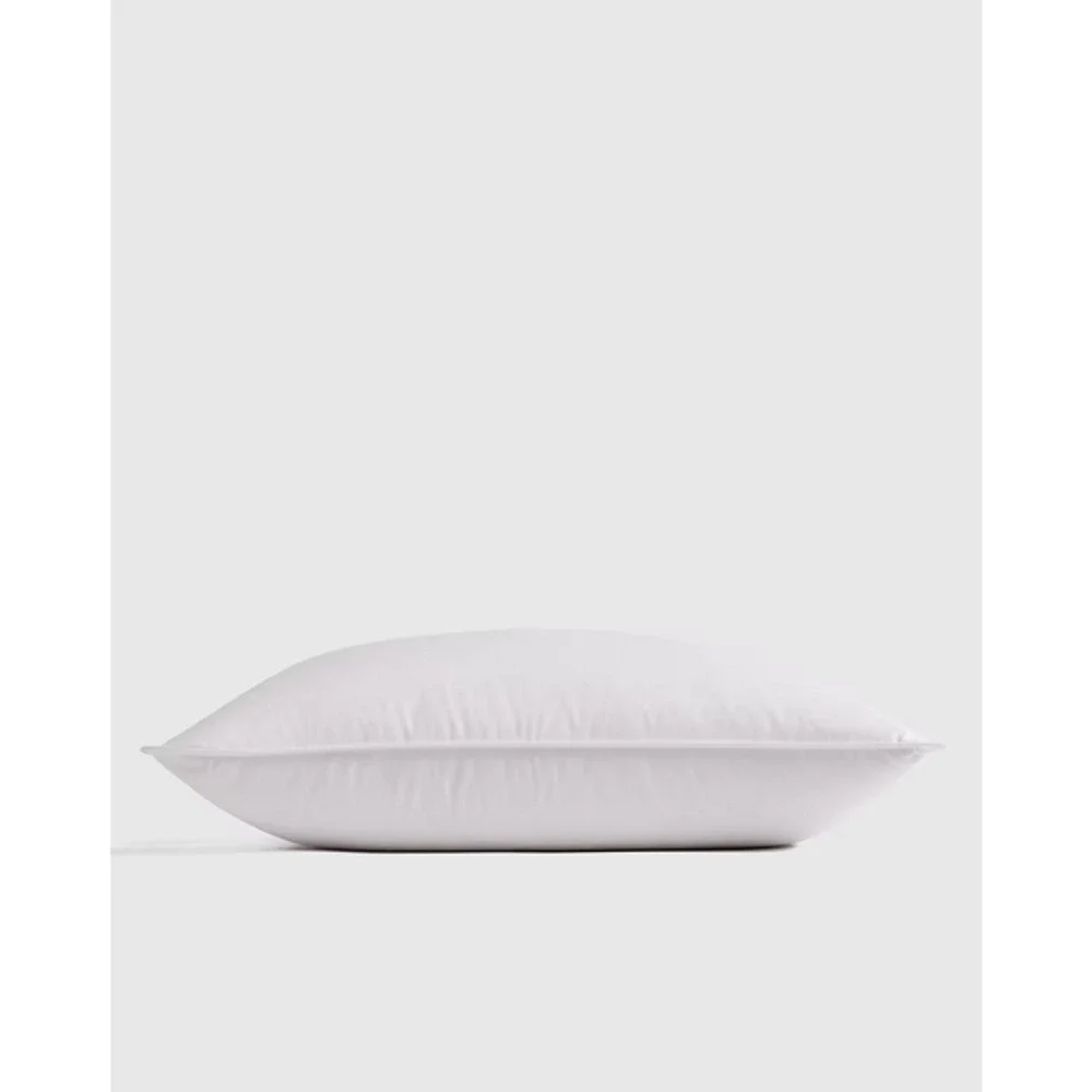 Quince Premium Down Alternative Pillow Standard Soft New